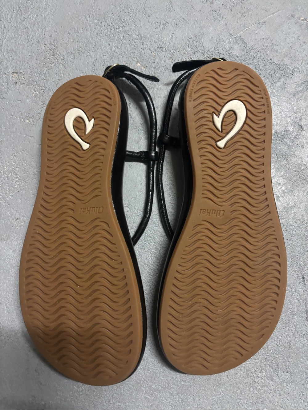 Olukai Women's Black Strappy Flat Sandals - Picture 3 of 4